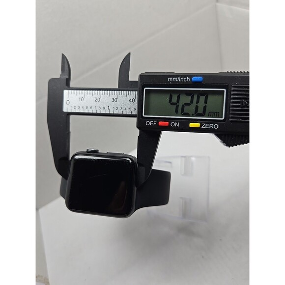 Apple Watch Series 3 42mm GPS Space Gray Aluminum Black Sport Band A1859 MTF32LL - Picture 7 of 15